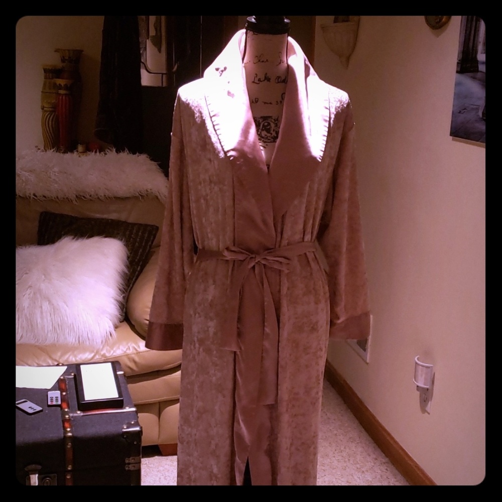 Victoria's secret Silk velvet robe light pink